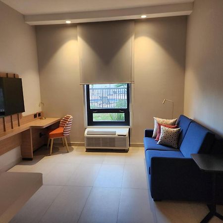 Hampton By Hilton Saltillo Zona Aeropuerto Exterior photo