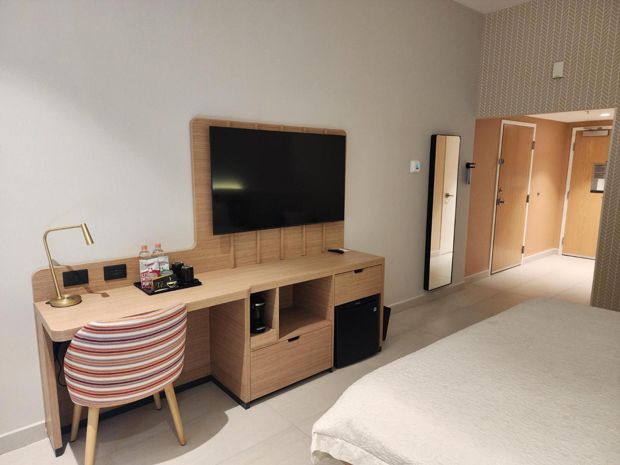 Hampton By Hilton Saltillo Zona Aeropuerto Exterior photo
