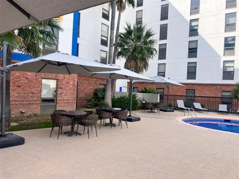 Hampton By Hilton Saltillo Zona Aeropuerto Exterior photo