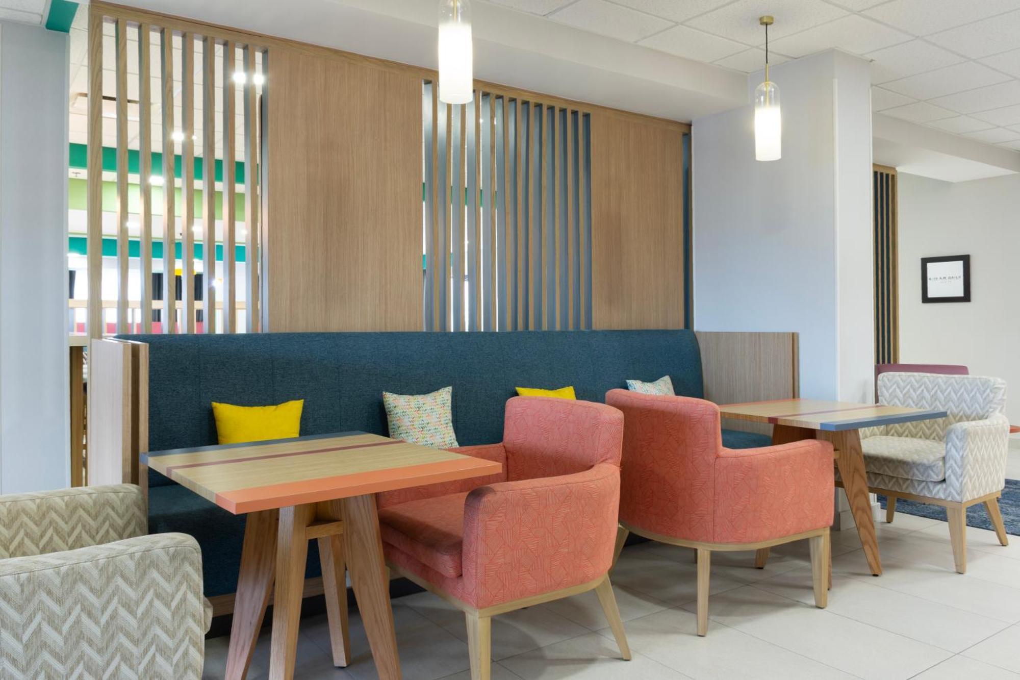 Hampton By Hilton Saltillo Zona Aeropuerto Exterior photo