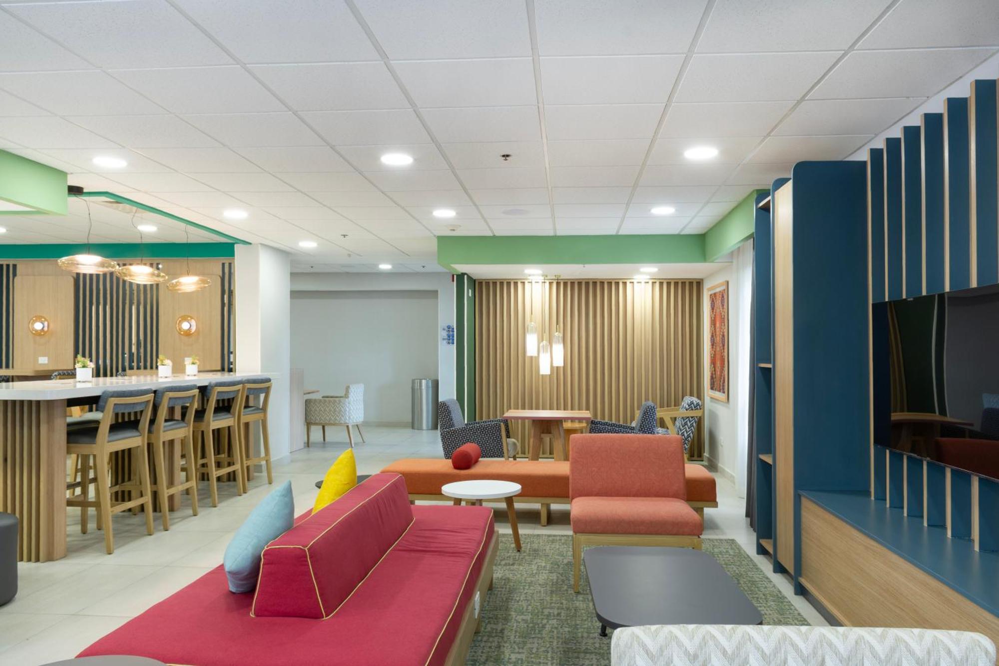 Hampton By Hilton Saltillo Zona Aeropuerto Exterior photo