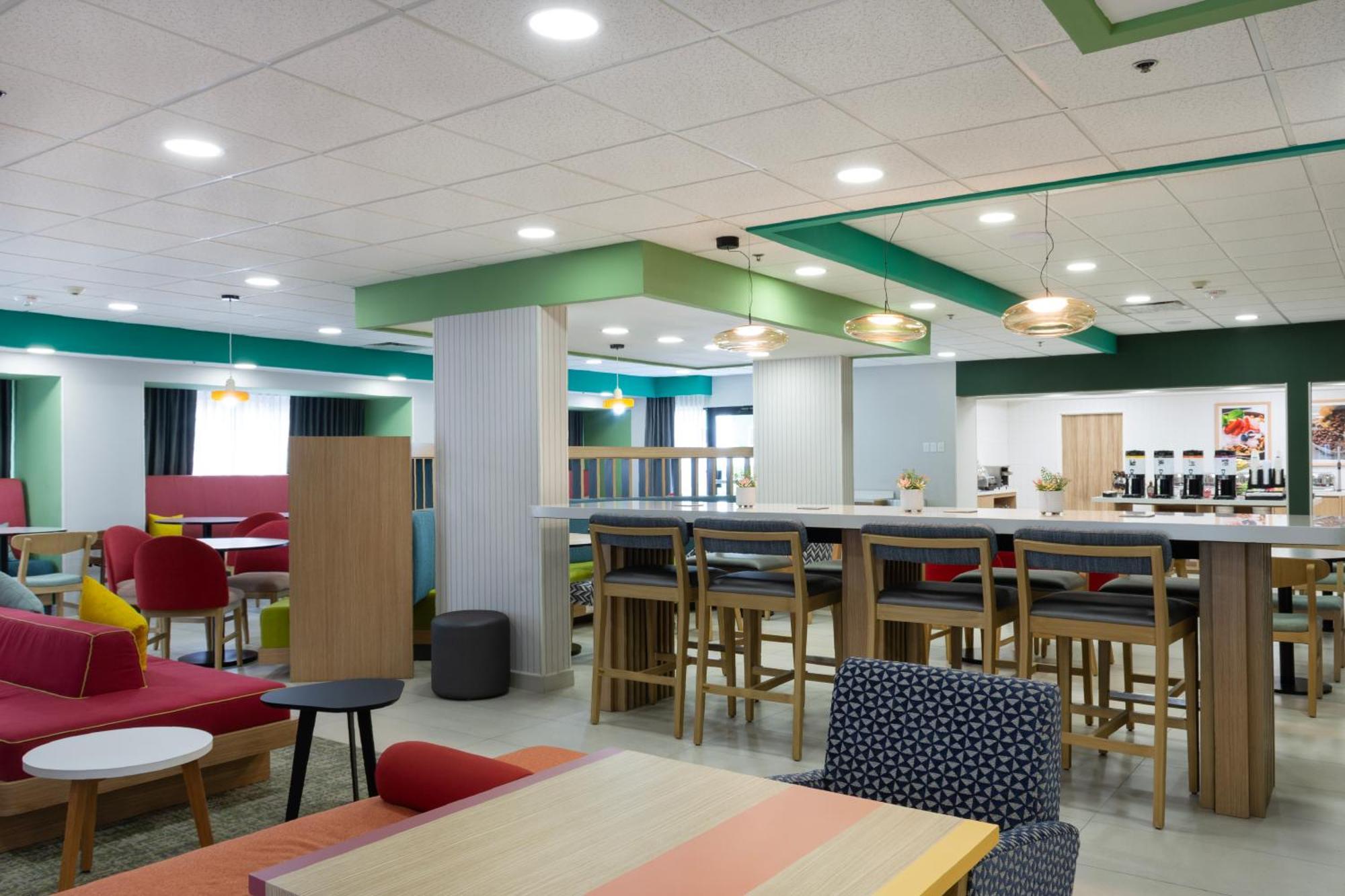 Hampton By Hilton Saltillo Zona Aeropuerto Exterior photo
