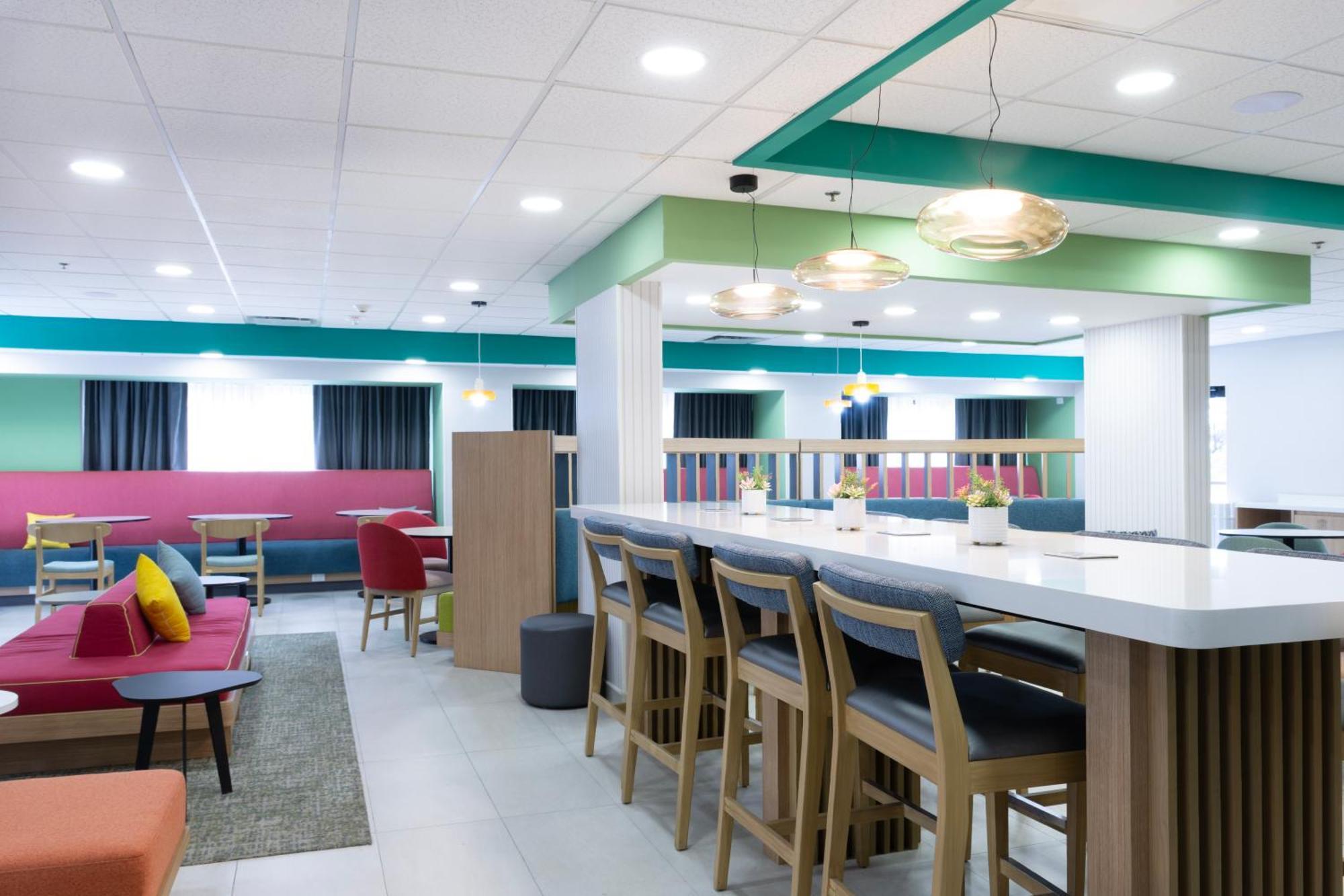 Hampton By Hilton Saltillo Zona Aeropuerto Exterior photo