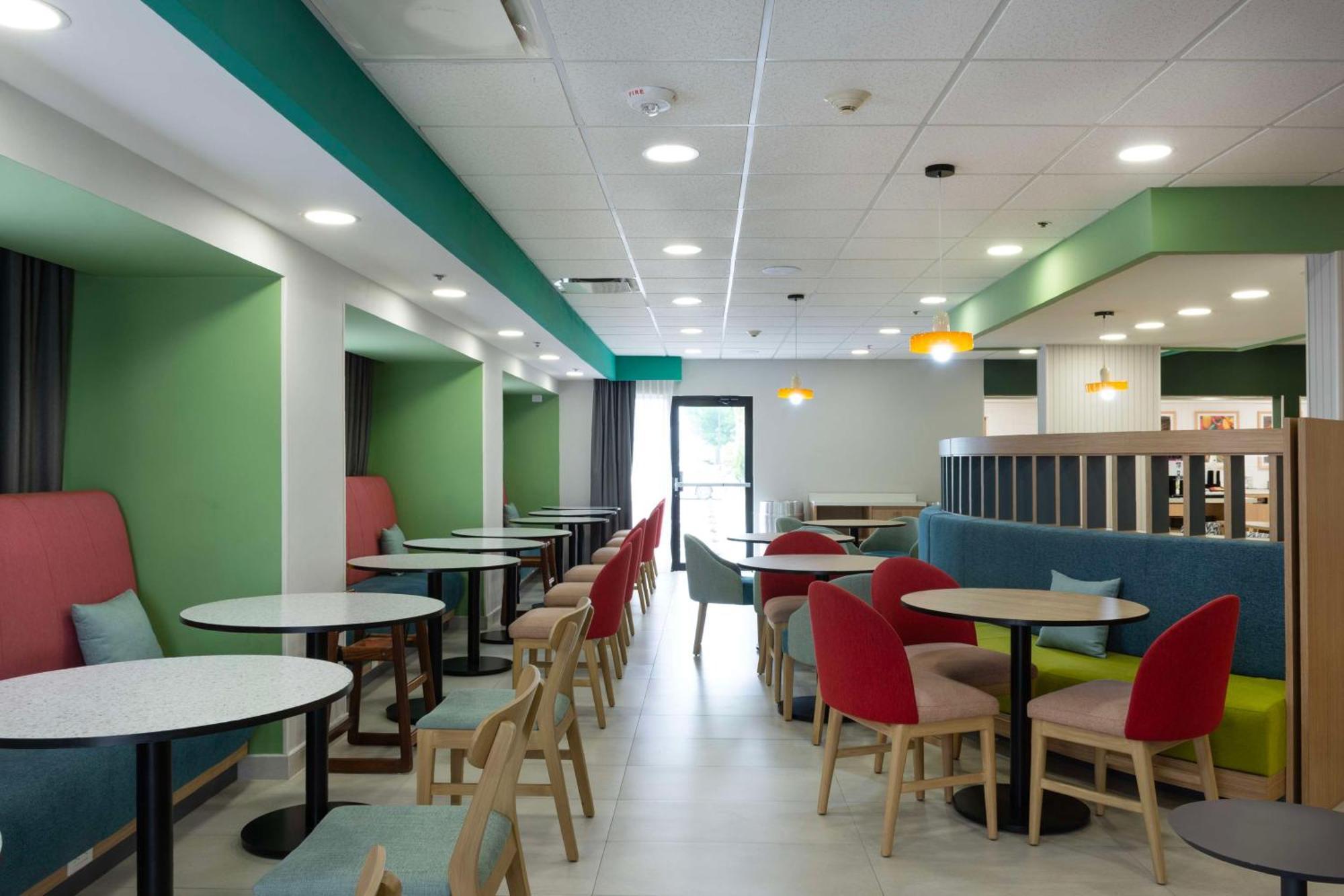 Hampton By Hilton Saltillo Zona Aeropuerto Exterior photo