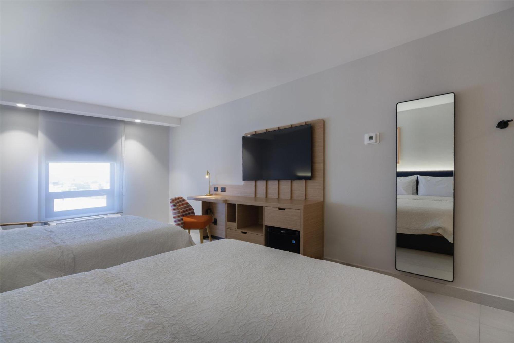 Hampton By Hilton Saltillo Zona Aeropuerto Exterior photo