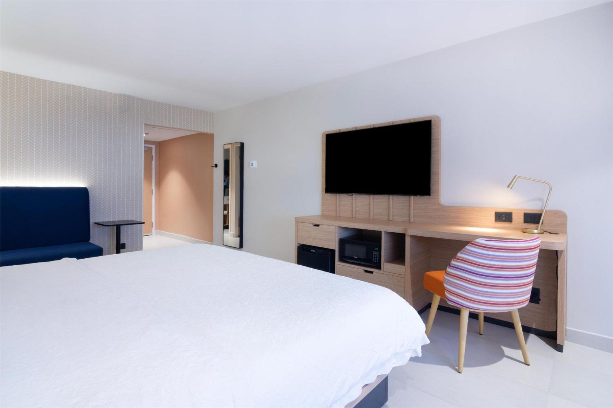 Hampton By Hilton Saltillo Zona Aeropuerto Exterior photo