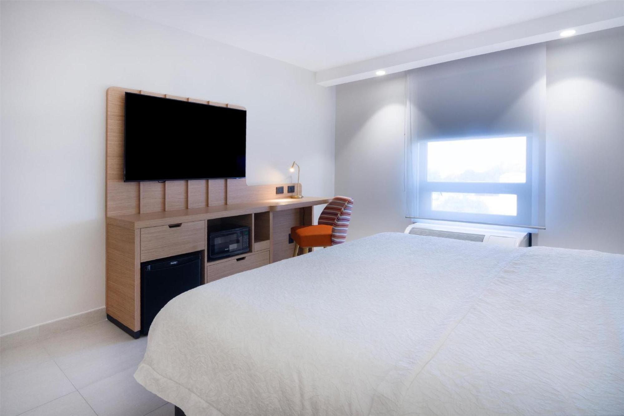 Hampton By Hilton Saltillo Zona Aeropuerto Exterior photo