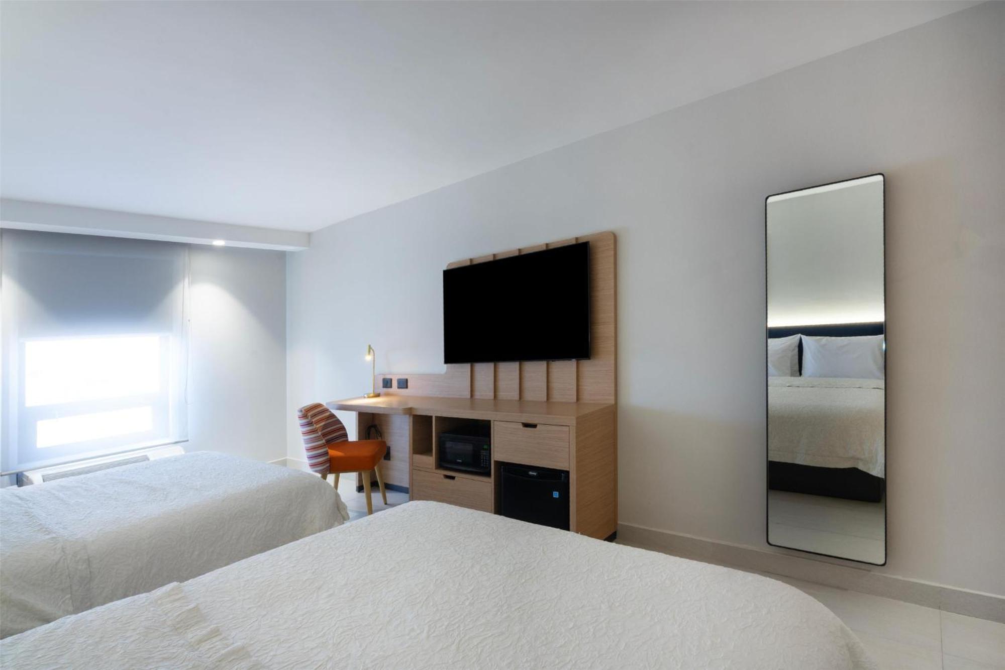 Hampton By Hilton Saltillo Zona Aeropuerto Exterior photo